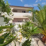 Adria Apartment Vir