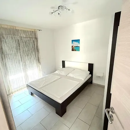 Adria شقة فير