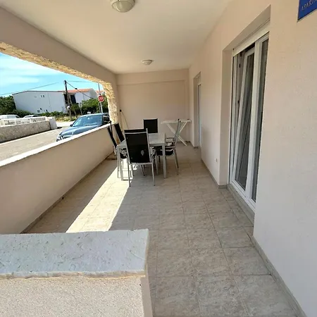 Adria Appartement Vir