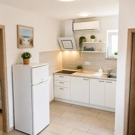 Adria Apartment Vir